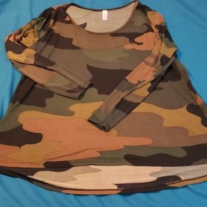 Gorgeous camo lynnae top